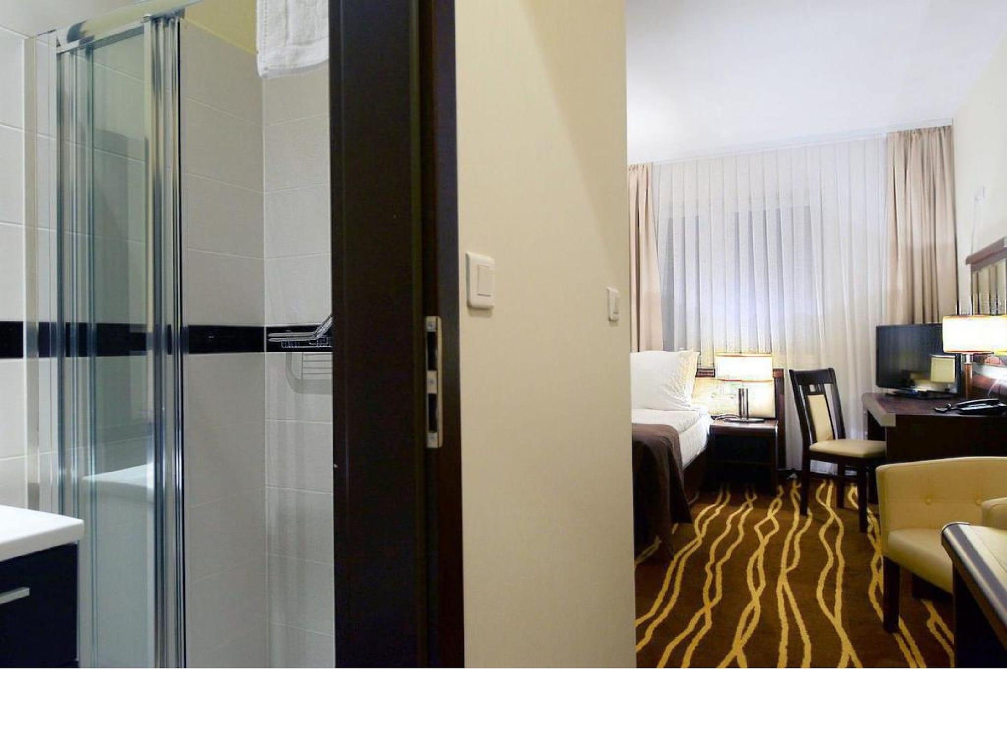 Hotel Business Faltom Gdynia روميا المظهر الخارجي الصورة